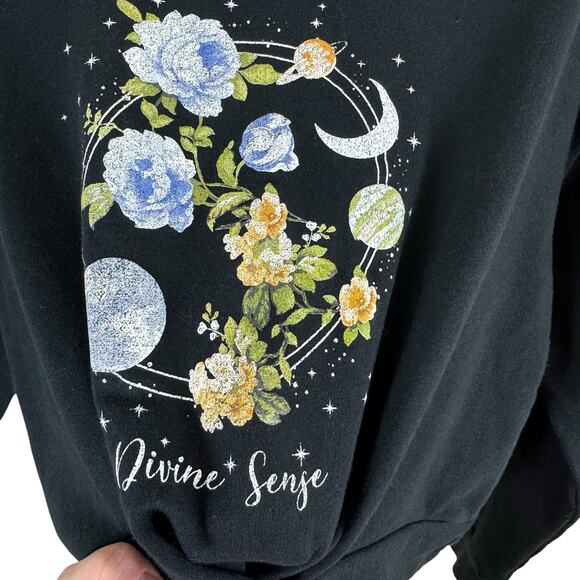 Cut & Paste Black Floral Astrology Planets‎ Cropped Pullover Sweatshirt Size M - Picture 4 of 6
